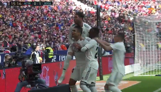 Casemiro verbaast vriend en vijand: schitterende omhaal in El Derbi