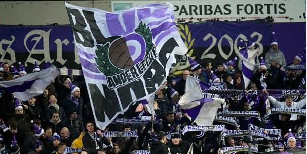 Anderlecht-fans geven Coucke en co duidelijke boodschap: 'Haal hem in huis'