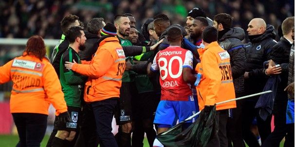 Vlagincident na Cercle-Club zindert na: Dat hoeft niet om een feestje te bouwen