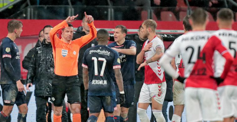 Stop met zeiken op de VAR en kijk eens in de spiegel, trainers en spelers