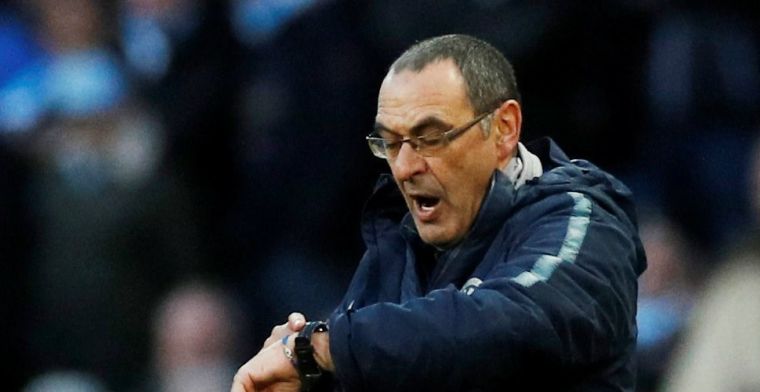 'Chelsea-vedettes zijn kettingrokende tacticus Sarri beu; maand om baan te redden'