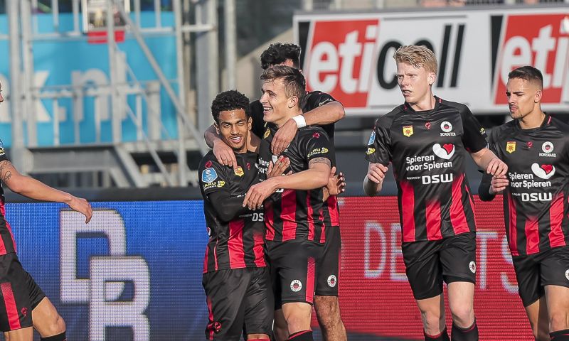 Excelsior doet gouden zaken tegen Emmen na drie goals in zes knotsgekke minuten Afbeelding: Excelsior doet gouden zaken tegen Emmen na drie goals in zes knotsgekke minuten