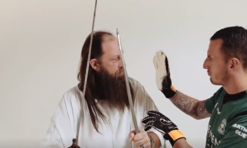 Humor in Nederland, keeper neemt de rol van Gandalf over Afbeelding: Humor in Nederland, keeper neemt de rol van Gandalf over
