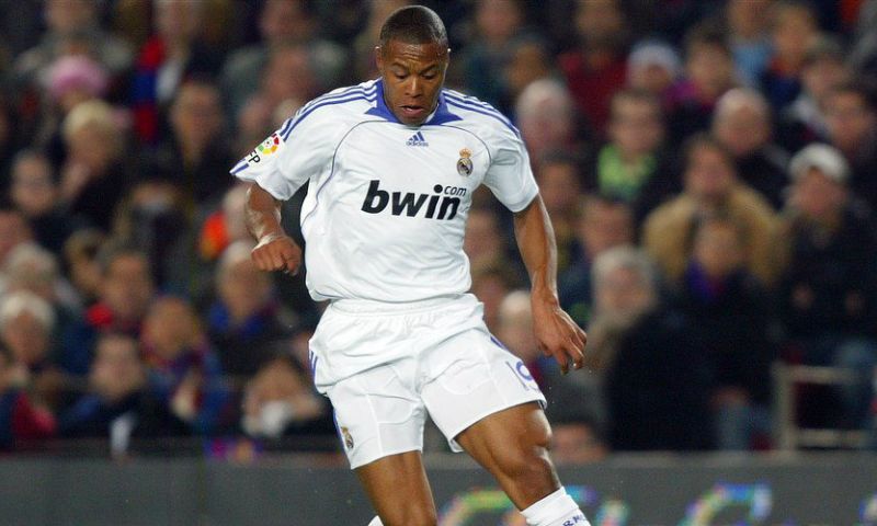 Roemeens contract van 'Beest' met Real Madrid- en Arsenal-verleden ontbonden Afbeelding: Roemeens contract van 'Beest' met Real Madrid- en Arsenal-verleden ontbonden