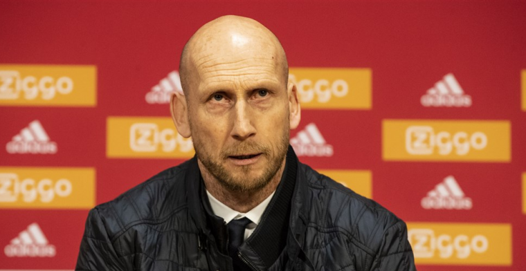 Stam vindt dat 2-1 van Ajax niet had mogen tellen: 'Moet het spel stil leggen'