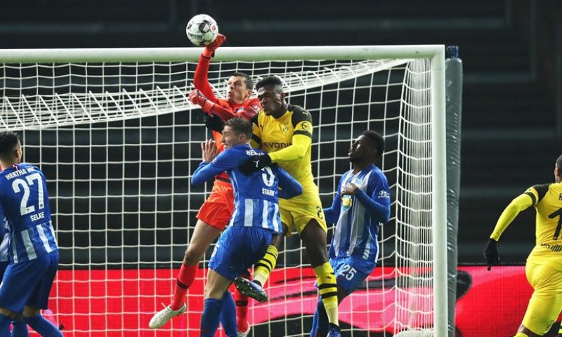 Dortmund knokt zich terug na goals Kalou: Reus matchwinner met late goal Afbeelding: Dortmund knokt zich terug na goals Kalou: Reus matchwinner met late goal
