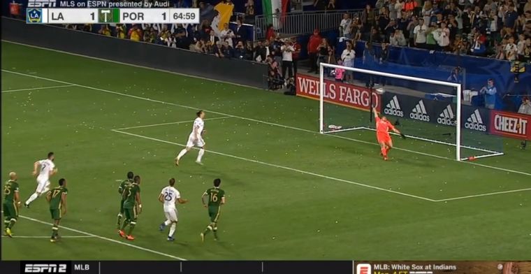 Same old Zlatan: achteloze panenka blijkt net hard genoeg en zorgt voor winst
