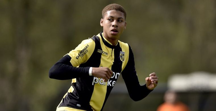 'Vitesse ziet onderhandelingen stuklopen: talentvolle spits (18) transfervrij'
