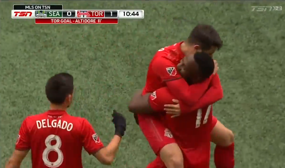 GOAL: 'Het Spaanse genie' Pozuelo weer goed voor knappe assist op Altidore