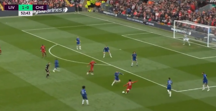 Wereldgoal op Anfield: Salah pegelt vanaf 25 meter snoeihard binnen