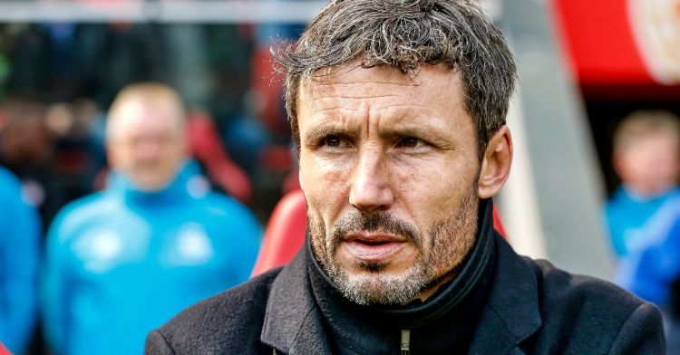 'Ajax vindt dat vervelend en vraagt zich af hoe PSV het steeds voor elkaar krijgt'
