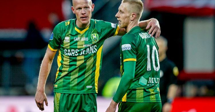 ADO-spelers 2,5 uur lang 'opgesloten' in spelershome AZ: De tap vloeide