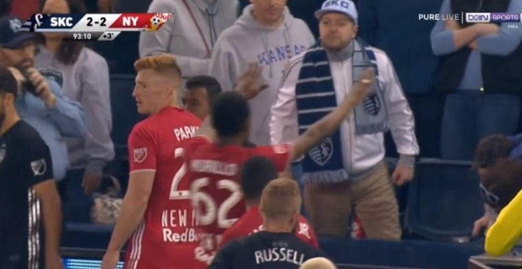 Aso van de week: MLS-ster ramt bal in publiek en krijgt direct rood