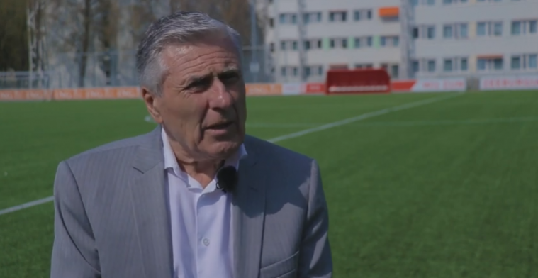 Swart: Het is een toneelspeler, iedere scheidsrechter trapt er weer in