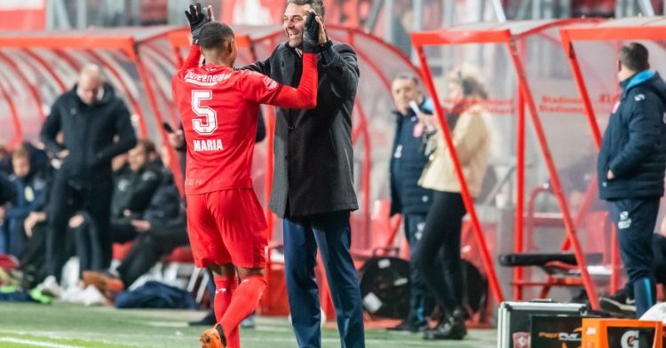 Middenvelder per direct weg bij FC Twente: Een veelzijdige speler