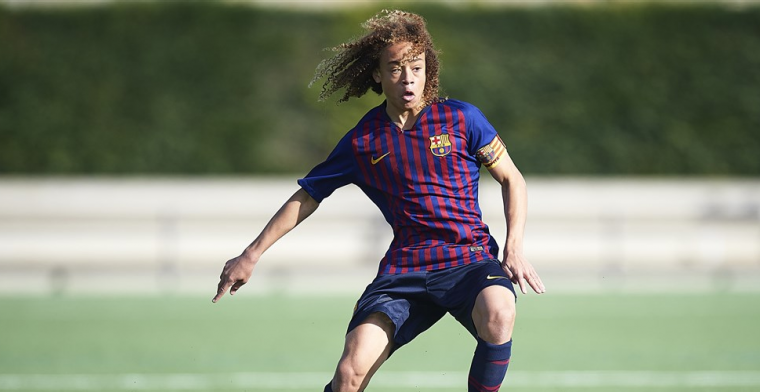 Xavi Simons volop in de schijwerpers: 'Barça weet ook niet hoe er mee om te gaan'