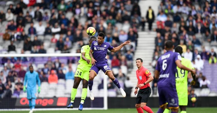 Feest in Parijs: Paris Saint-Germain zonder te spelen kampioen van Frankrijk