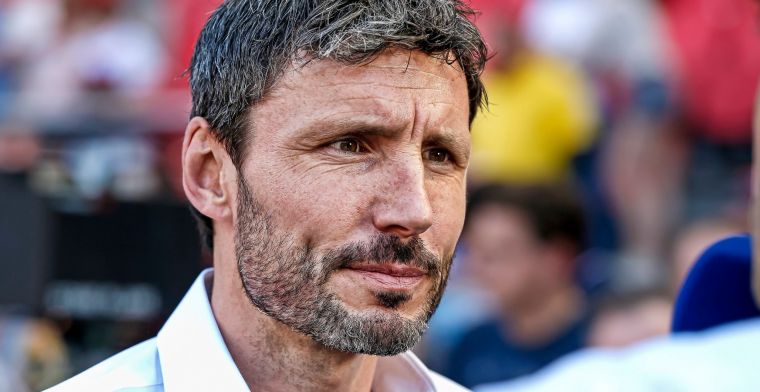 Van Bommel lyrisch over 'superintelligente' PSV'er: 'Nee, hij mag niet weg'