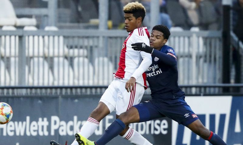 'PSV pakt door en hoopt talentvolle middenvelder langer vast te leggen' Afbeelding: 'PSV pakt door en hoopt talentvolle middenvelder langer vast te leggen'