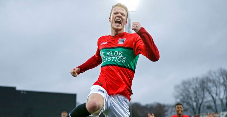 Van Hanegem: '29 goals, dat is toch bizar? Hij moet naar Heerenveen, vind ik'