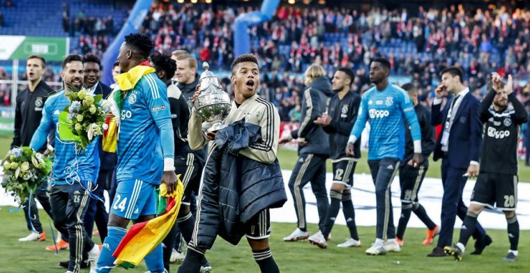 Neres vraagteken voor Ajax: 'Gaat nog trainen, maar ik houd een slag om de arm'
