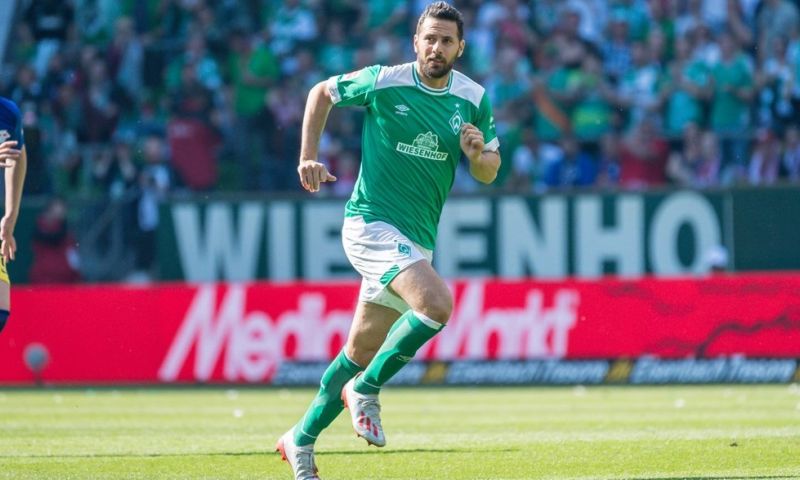 Werder-legende (40) weet maar niet van ophouden en plakt er nog een jaar aan vast Afbeelding: Werder-legende (40) weet maar niet van ophouden en plakt er nog een jaar aan vast