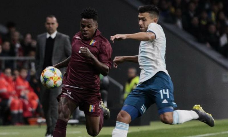 OFFICIEEL: Ajax maakt werk van volgend seizoen en haalt Argentijn binnen Afbeelding: OFFICIEEL: Ajax maakt werk van volgend seizoen en haalt Argentijn binnen
