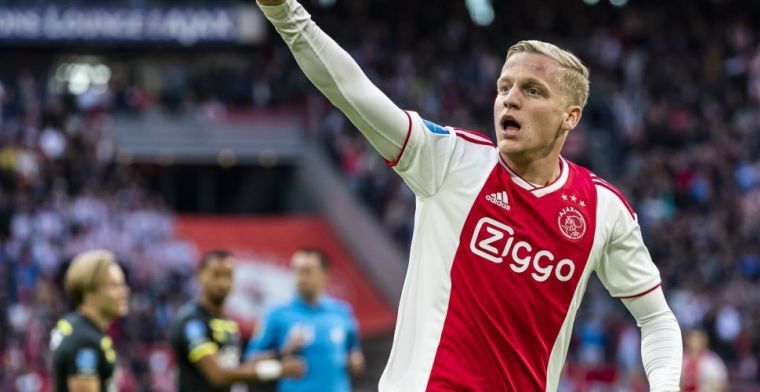 Van de Beek gevraagd naar interesse: 'Ook andere jongens staan er fantastisch op'