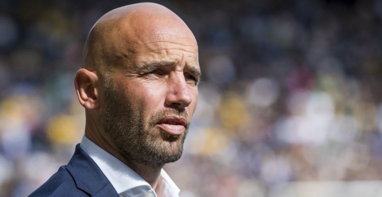 De Telegraaf: Ajax voert gesprekken met clubloze Van der Gaag