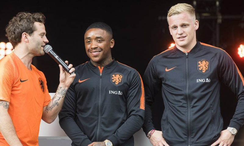Van de Beek babbelt met Bergwijn over Ajax-interesse: Afbeelding: Van de Beek babbelt met Bergwijn over Ajax-interesse: