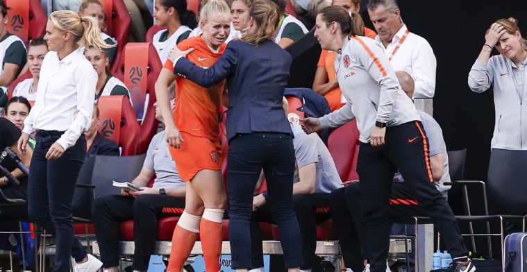 Update: Opsteker voor Oranje Leeuwinnen: Van Es meldt zich op trainingsveld