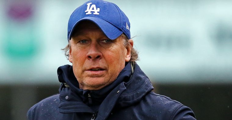 Kraay en Van Gangelen leggen wedje over Van de Beek: Flesje rode wijn