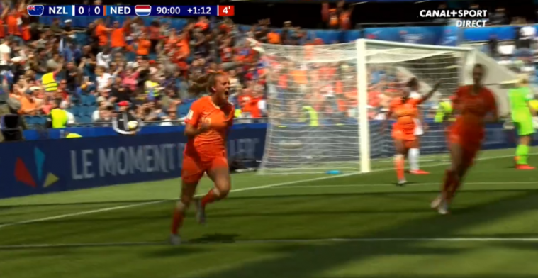 Oranjevrouwen uitzinnig: gouden wissel Roord scoort in 92ste minuut