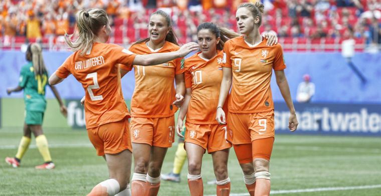 All-time topscorer Miedema helpt weinig sprankelend Oranje naar tweede ronde