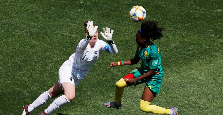 Oranje-goalie met stomheid geslagen: 'Ik ben even in shock, ik ga zo even langs'