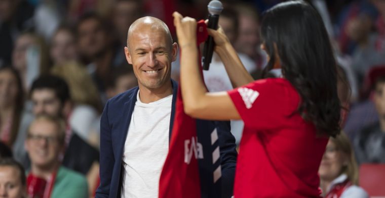 Van Bommel: We hebben regelmatig contact, ik heb hem er heel graag bij