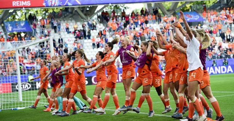 Oranje wint opnieuw dankzij gouden wissels en gaat als groepswinnaar door