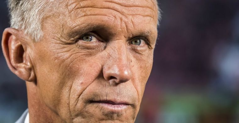 Vitesse-clubicoon 'voelt geen klik' met Slutsky en stopt als assistent-trainer