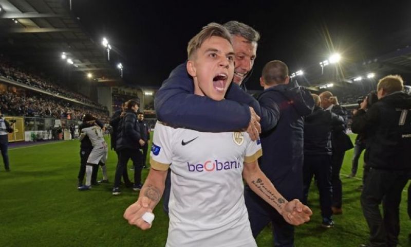 Done deal: Pröpper en Locadia verwelkomen 'man van twintig miljoen' Afbeelding: Done deal: Pröpper en Locadia verwelkomen 'man van twintig miljoen'