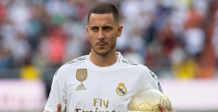 Hazard toont zijn liefde voor Chelsea met opvallende actie tijdens vakantie