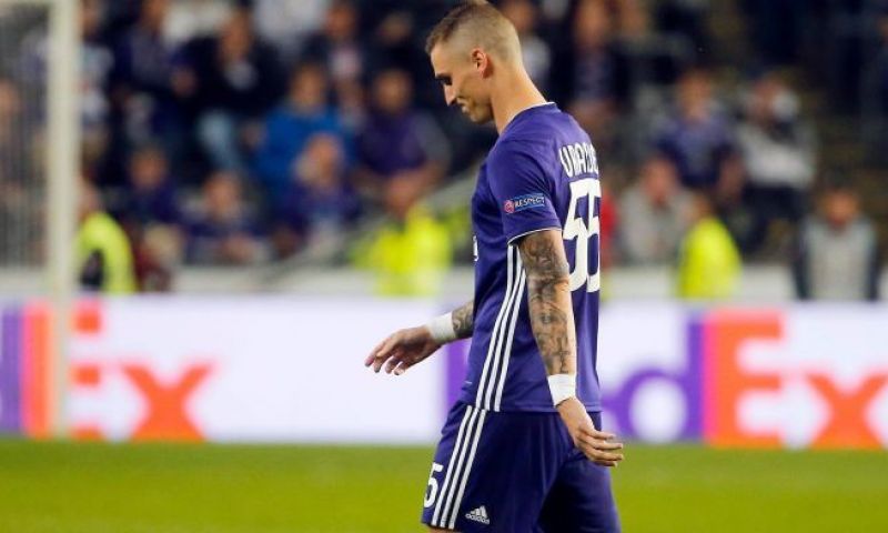 Uitgespuwd bij Anderlecht, maar Vranjes wordt als een held onthaald in Athene Afbeelding: Uitgespuwd bij Anderlecht, maar Vranjes wordt als een held onthaald in Athene