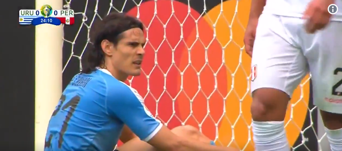 Niet de avond van Cavani: verprutste reuzenkans en goal afgekeurd door de VAR