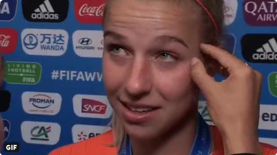 FOX Sports-verslaggeefster Fresia troost Groenen na verloren WK-finale