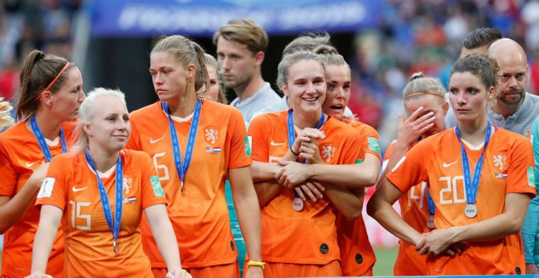 Derksen streng: 'Het lijkt niet eens op voetbal, niveau derde klasse amateur'