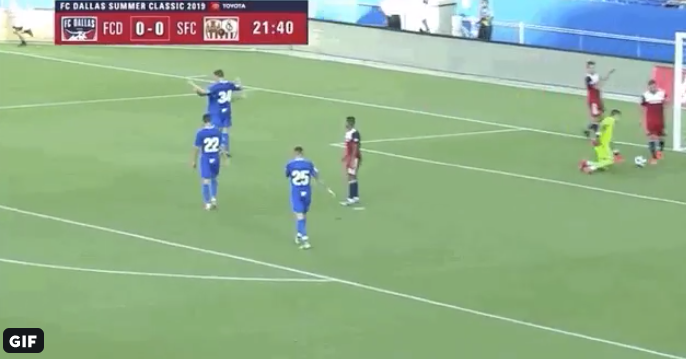 De Jong maakt in VS op magistrale wijze eerste doelpunt in Sevilla-shirt