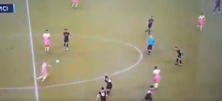 WERELDS! De Bruyne schudt heerlijke pass uit de voeten in Shanghai!
