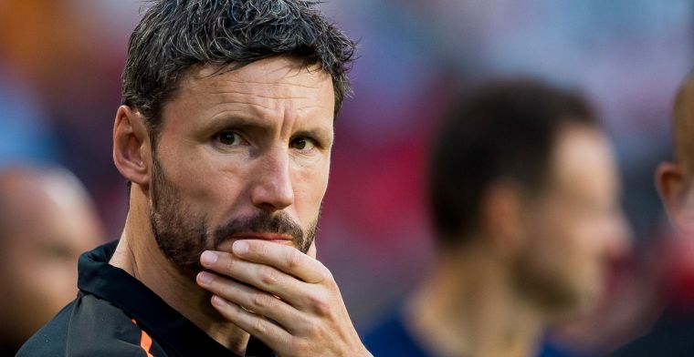 Van Bommel houdt lippen stijf op elkaar: 'Vertel ik eerst aan de spelers'