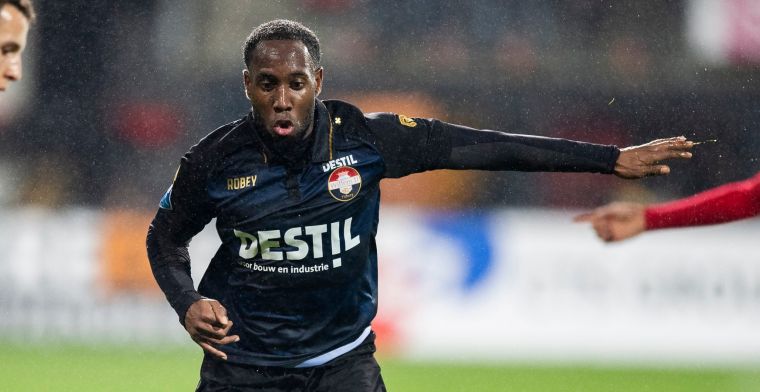'Exit in Leeds voor overbodige Anita: gesprekken over contractontbinding'