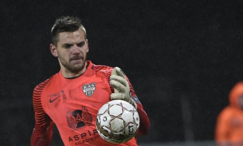 'Deal met Luton Town afgeblazen, Van Crombrugge kan terugkeren naar Standard' Afbeelding: 'Deal met Luton Town afgeblazen, Van Crombrugge kan terugkeren naar Standard'