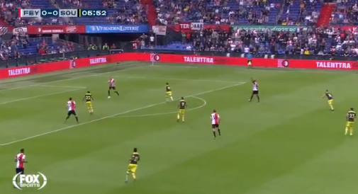 Rampstart voor Feyenoord in De Kuip: ongekende blunder Van Beek afgestraft